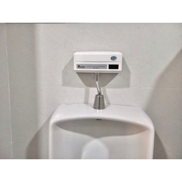 Van xả tiểu nam cảm ứng (dùng pin) Samwon Cobra MU - 704B